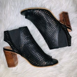 Steve Maddens open toe block heal